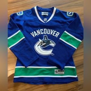 Women’s Cut Canucks Jersey